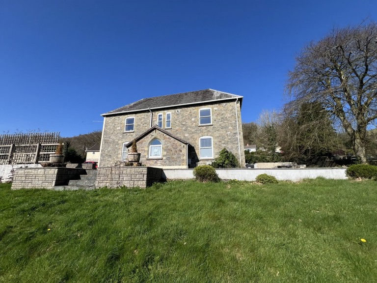 Images for Carmarthen, Carmarthenshire, Llanfynydd EAID:swift BID:0004-7720-8cbe-d305