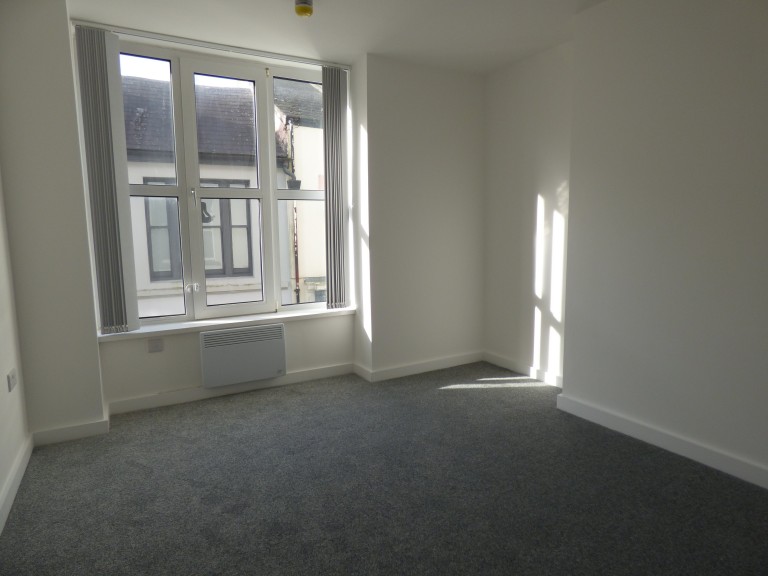 Images for Queen Street, Carmarthen, Carmarthenshire EAID:swift BID:0004-7720-8cbe-d305
