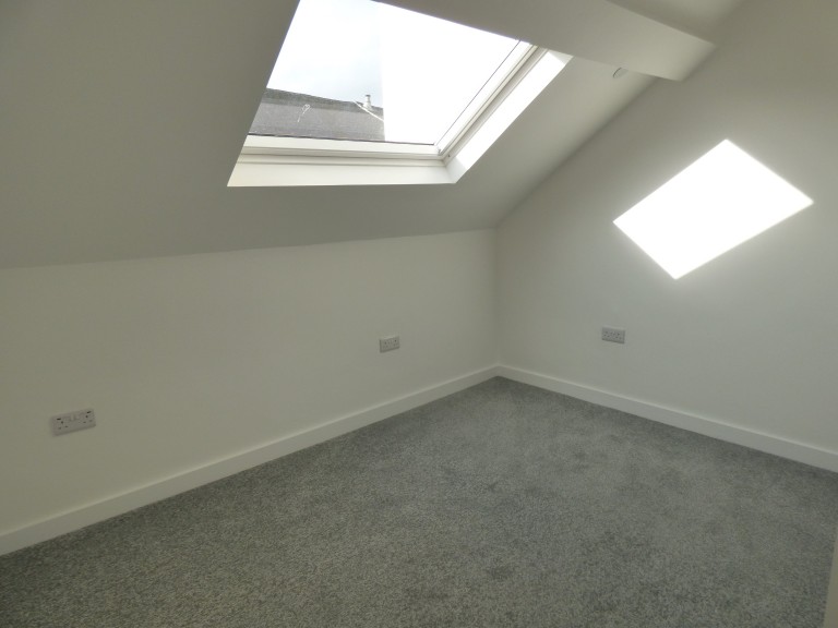 Images for Queen Street, Carmarthen, Carmarthenshire EAID:swift BID:0004-7720-8cbe-d305