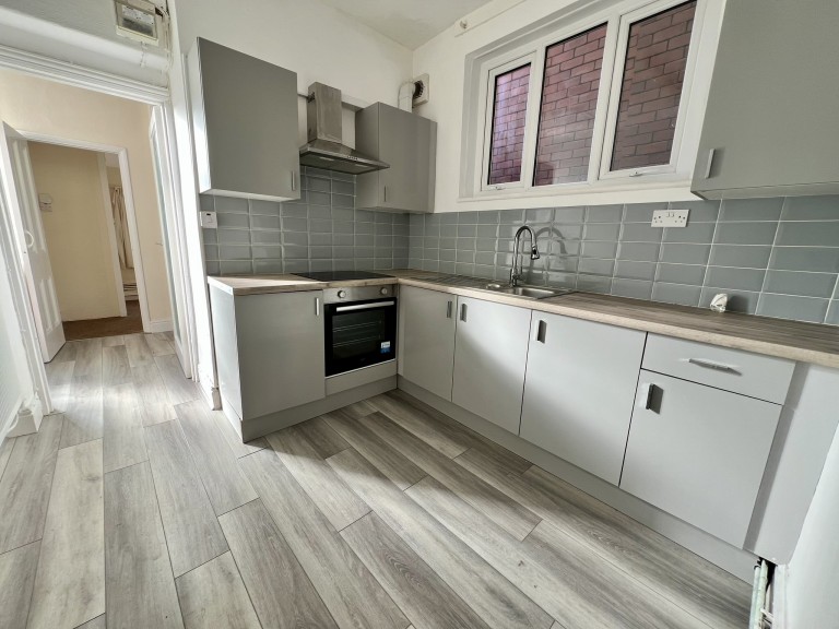 Images for Carmarthen, Carmarthenshire EAID:swift BID:0004-7720-8cbe-d305