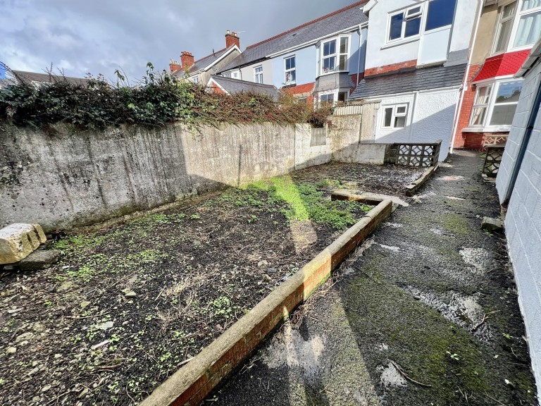 Images for Carmarthen, Carmarthenshire EAID:swift BID:0004-7720-8cbe-d305
