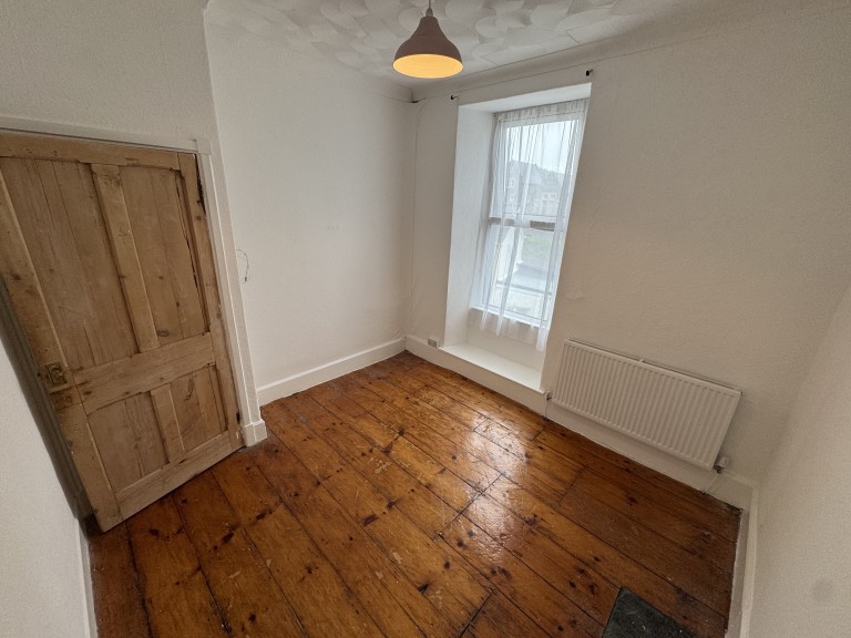 Images for Carmarthen, Carmarthenshire EAID:swift BID:0004-7720-8cbe-d305