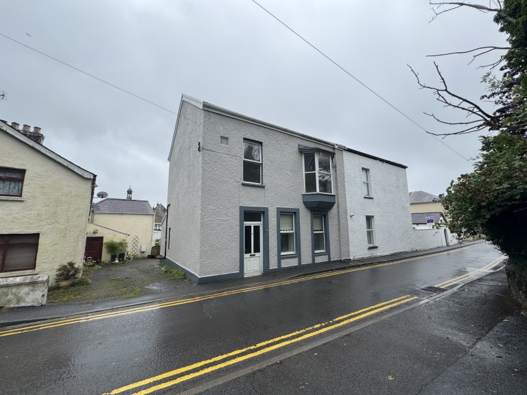 Images for Carmarthen, Carmarthenshire EAID:swift BID:0004-7720-8cbe-d305