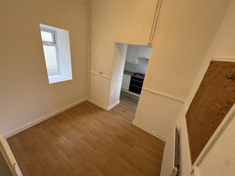 Images for Carmarthen, Carmarthenshire EAID:swift BID:0004-7720-8cbe-d305