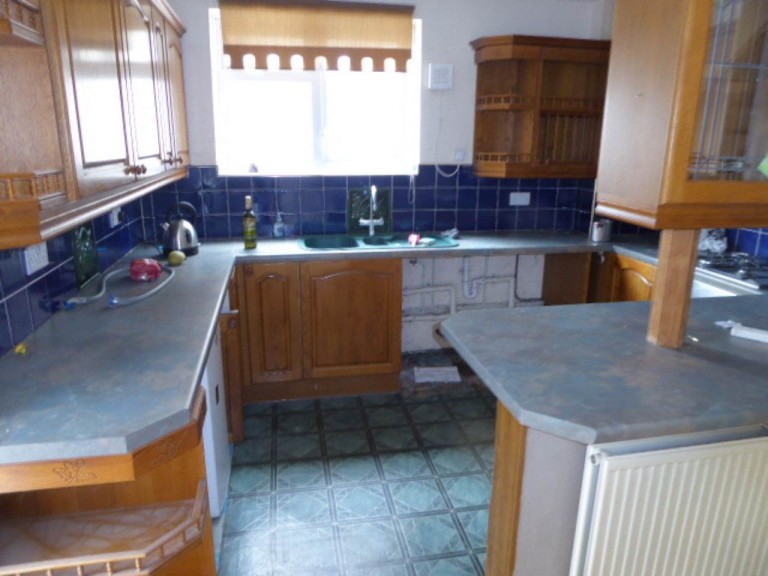 Images for Carmarthen, Carmarthenshire EAID:swift BID:0004-7720-8cbe-d305