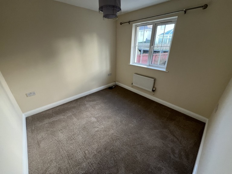 Images for Carmarthen, Carmarthenshire EAID:swift BID:0004-7720-8cbe-d305