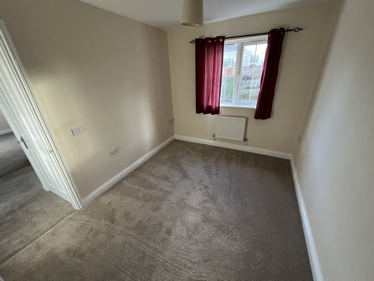 Images for Carmarthen, Carmarthenshire EAID:swift BID:0004-7720-8cbe-d305