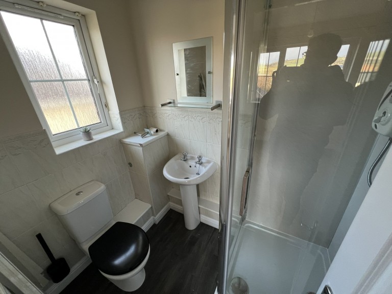 Images for Carmarthen, Carmarthenshire EAID:swift BID:0004-7720-8cbe-d305