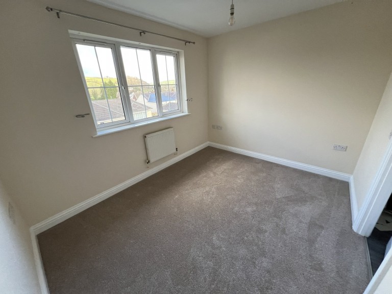 Images for Carmarthen, Carmarthenshire EAID:swift BID:0004-7720-8cbe-d305