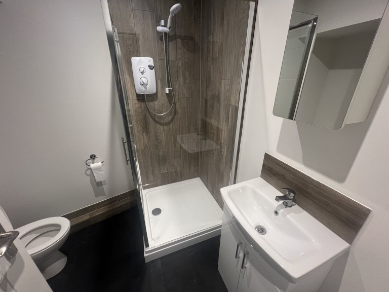 Images for Carmarthen, Carmarthenshire EAID:swift BID:0004-7720-8cbe-d305