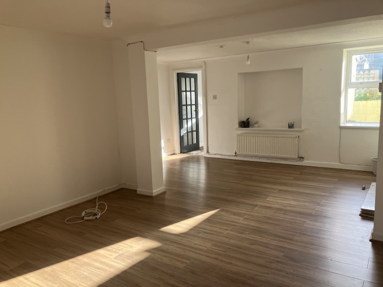 Images for St Clears, Carmarthenshire, Saint Clears EAID:swift BID:0004-7720-8cbe-d305