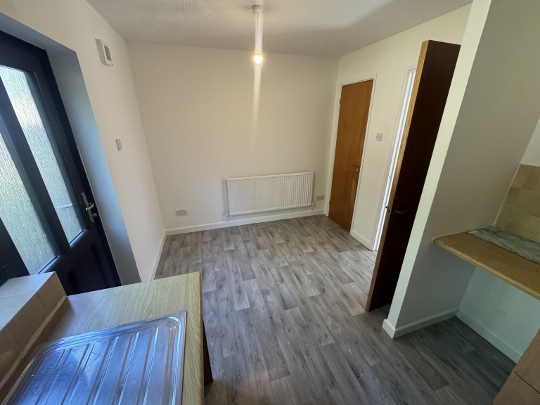 Images for Johnstown, Carmarthen, Carmarthenshire EAID:swift BID:0004-7720-8cbe-d305