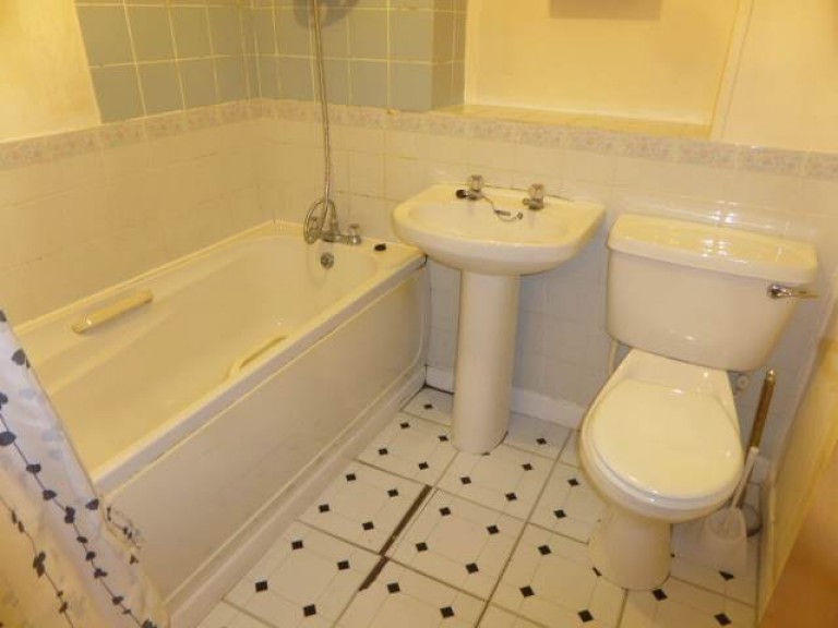 Images for Johnstown, Carmarthen, Carmarthenshire EAID:swift BID:0004-7720-8cbe-d305