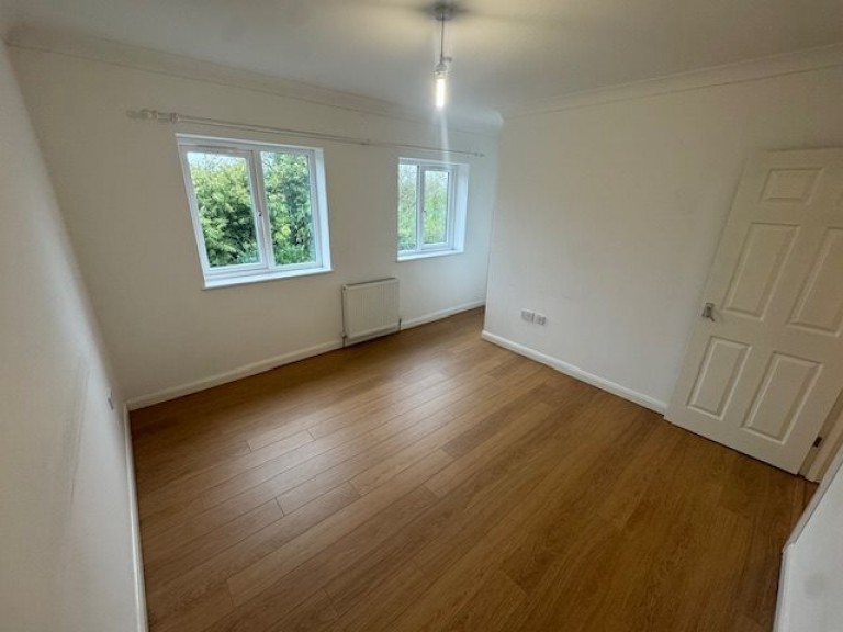 Images for Tumble, Llanelli EAID:swift BID:0004-7720-8cbe-d305