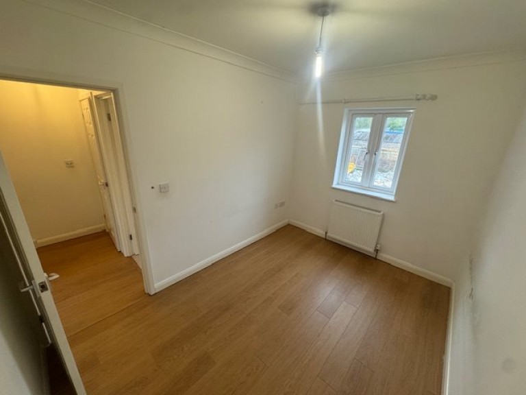 Images for Tumble, Llanelli EAID:swift BID:0004-7720-8cbe-d305