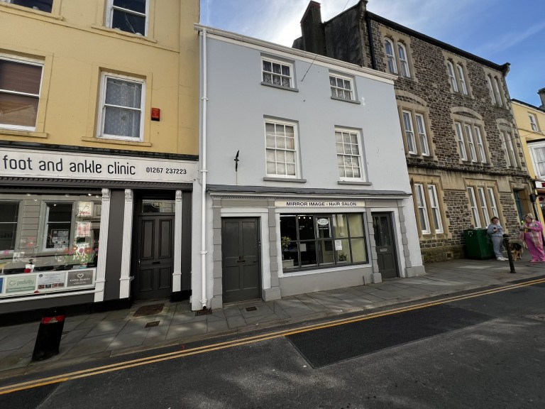 Images for Carmarthen, Carmarthenshire EAID:swift BID:0004-7720-8cbe-d305