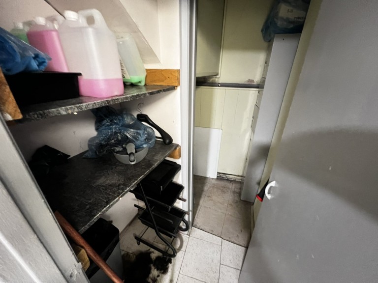 Images for Carmarthen, Carmarthenshire EAID:swift BID:0004-7720-8cbe-d305