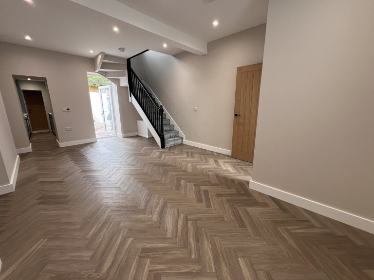 Images for Carmarthen, Carmarthenshire EAID:swift BID:0004-7720-8cbe-d305