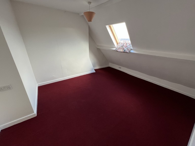 Images for Carmarthen, Carmarthenshire EAID:swift BID:0004-7720-8cbe-d305