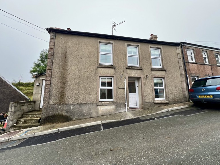 Images for Carmarthenshire, Trelech EAID:swift BID:0004-7720-8cbe-d305