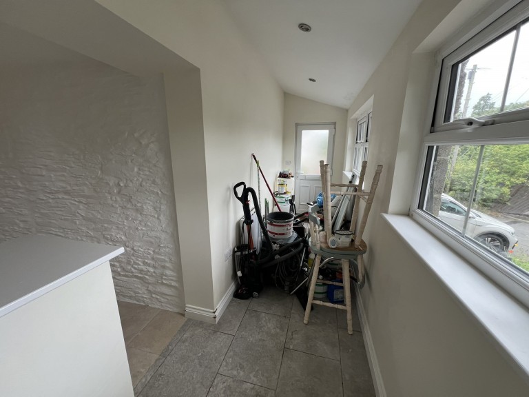 Images for Carmarthenshire, Trelech EAID:swift BID:0004-7720-8cbe-d305