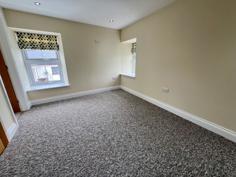 Images for Carmarthenshire, Trelech EAID:swift BID:0004-7720-8cbe-d305