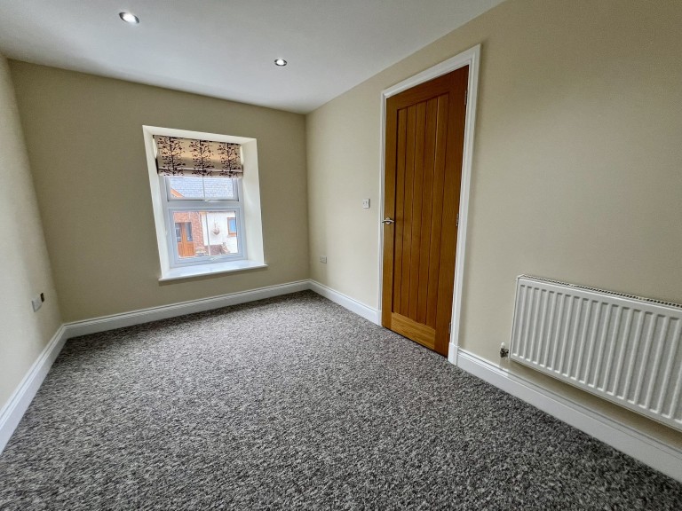 Images for Carmarthenshire, Trelech EAID:swift BID:0004-7720-8cbe-d305