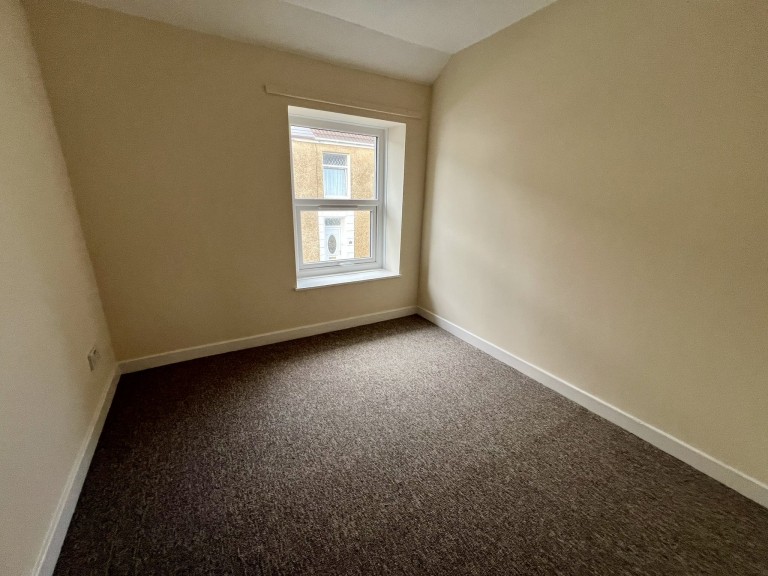 Images for Llanelli, Carmarthenshire EAID:swift BID:0004-7720-8cbe-d305