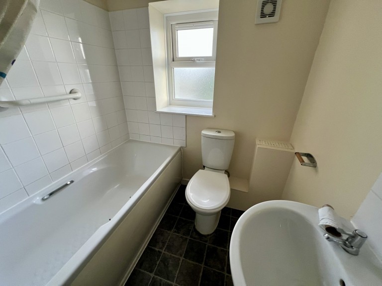 Images for Llanelli, Carmarthenshire EAID:swift BID:0004-7720-8cbe-d305