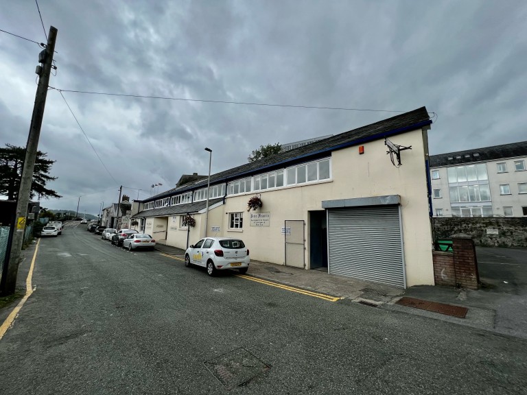 Images for Old Station Road, Carmarthen EAID:swift BID:0004-7720-8cbe-d305