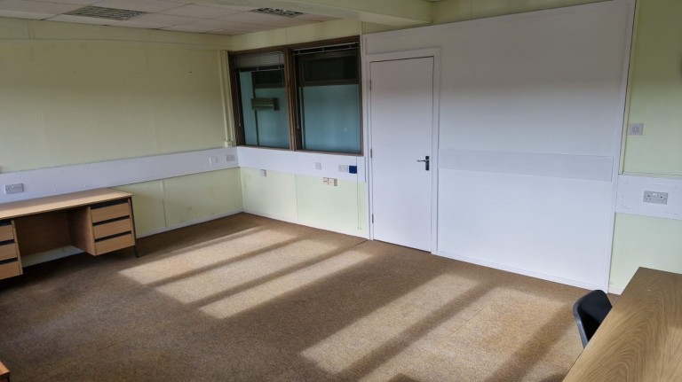 Images for Old Station Road, Carmarthen EAID:swift BID:0004-7720-8cbe-d305