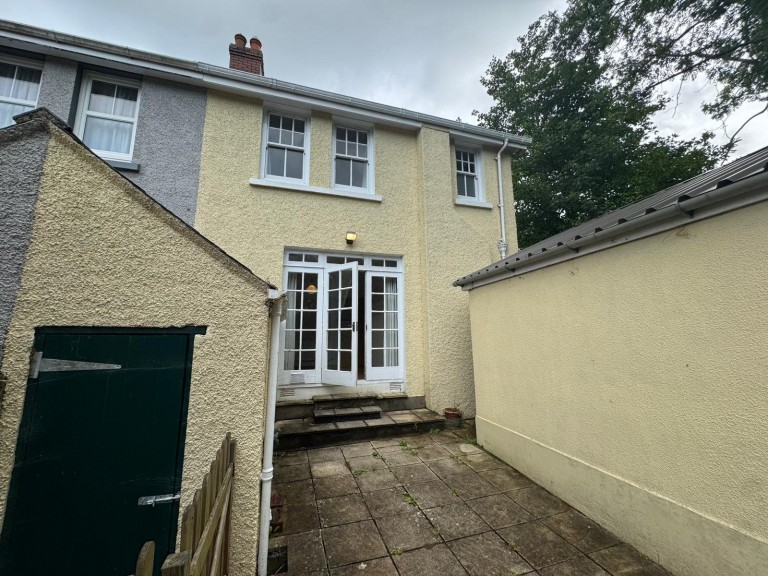 Images for Carmarthen EAID:swift BID:0004-7720-8cbe-d305