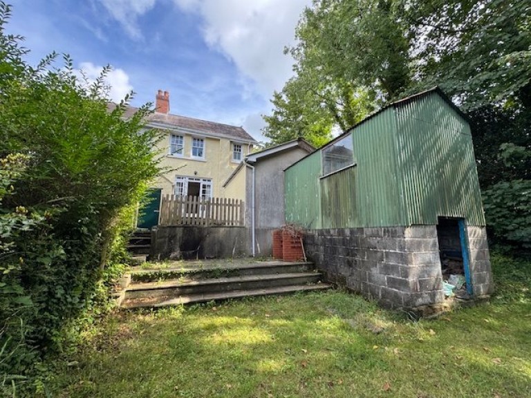 Images for Carmarthen EAID:swift BID:0004-7720-8cbe-d305