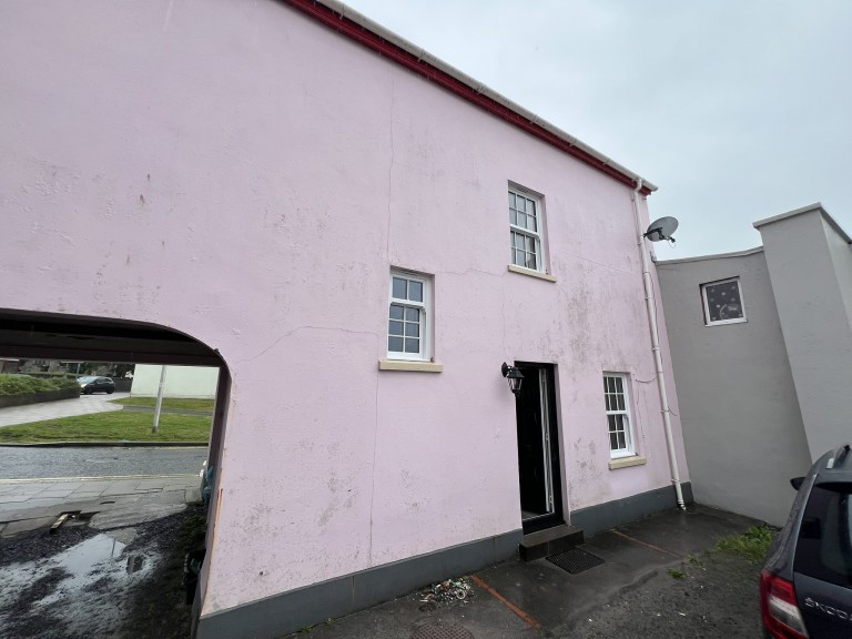 Images for Carmarthen, Carmarthenshire EAID:swift BID:0004-7720-8cbe-d305