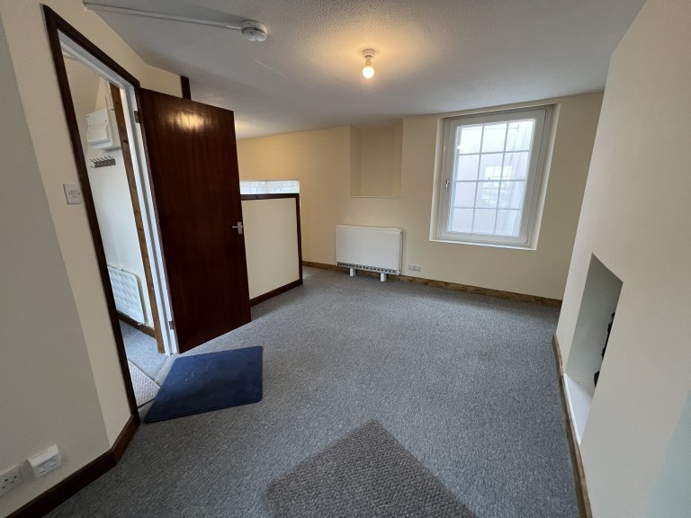 Images for Carmarthen, Carmarthenshire EAID:swift BID:0004-7720-8cbe-d305