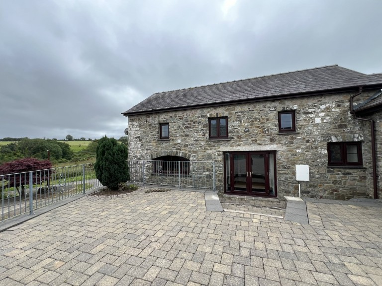 Images for Carmarthenshire EAID:swift BID:0004-7720-8cbe-d305