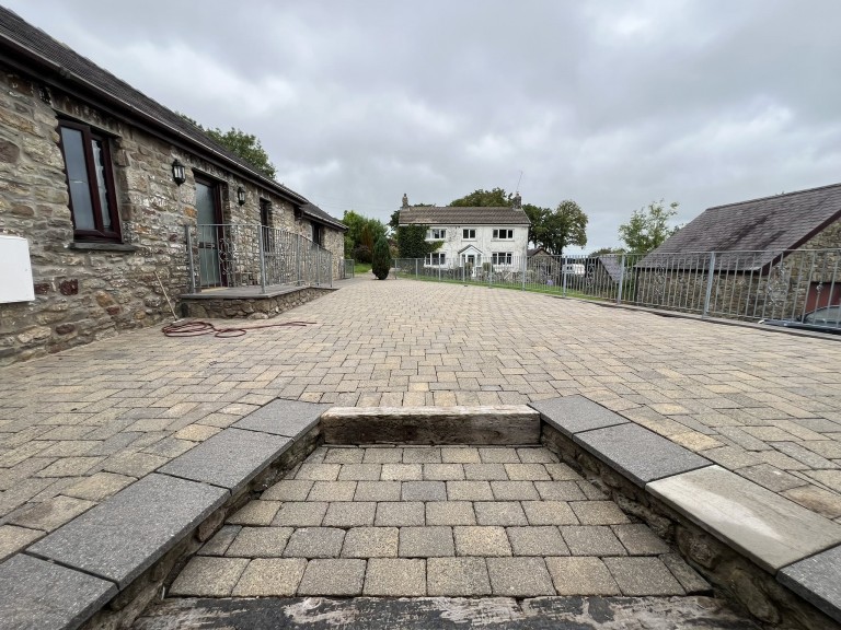 Images for Carmarthenshire EAID:swift BID:0004-7720-8cbe-d305