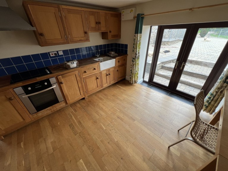 Images for Carmarthenshire EAID:swift BID:0004-7720-8cbe-d305