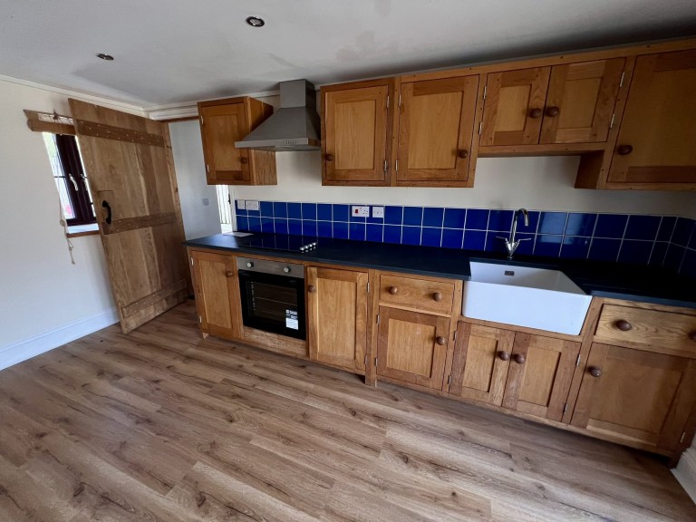 Images for Carmarthenshire EAID:swift BID:0004-7720-8cbe-d305