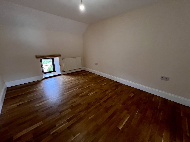 Images for Carmarthenshire EAID:swift BID:0004-7720-8cbe-d305