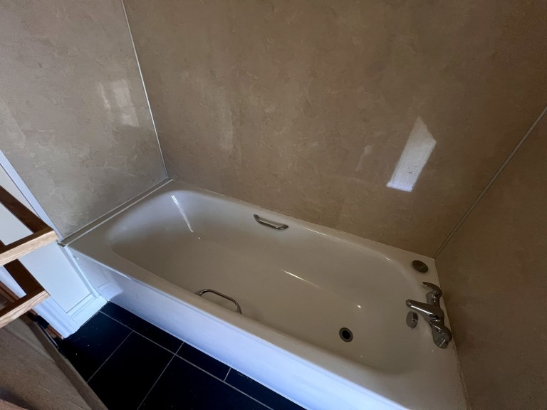 Images for Carmarthenshire EAID:swift BID:0004-7720-8cbe-d305