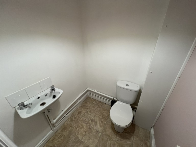 Images for Johnstown, Carmarthen, Carmarthenshire EAID:swift BID:0004-7720-8cbe-d305