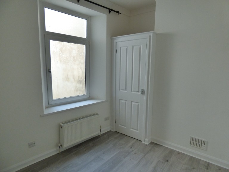 Images for Carmarthen, Carmarthenshire EAID:swift BID:0004-7720-8cbe-d305
