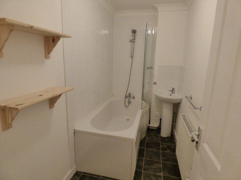 Images for Carmarthen, Carmarthenshire EAID:swift BID:0004-7720-8cbe-d305