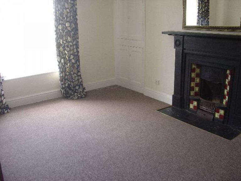 Images for Aberaeron, Ceredigion EAID:swift BID:0004-7720-8cbe-d305