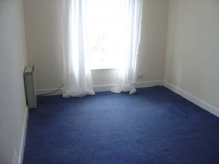 Images for Aberaeron, Ceredigion EAID:swift BID:0004-7720-8cbe-d305