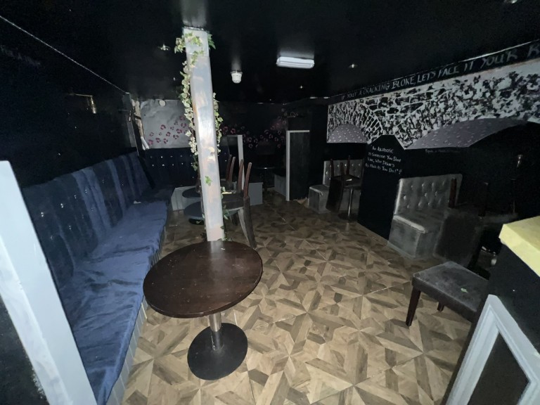 Images for Carmarthen, Carmarthenshire EAID:swift BID:0004-7720-8cbe-d305