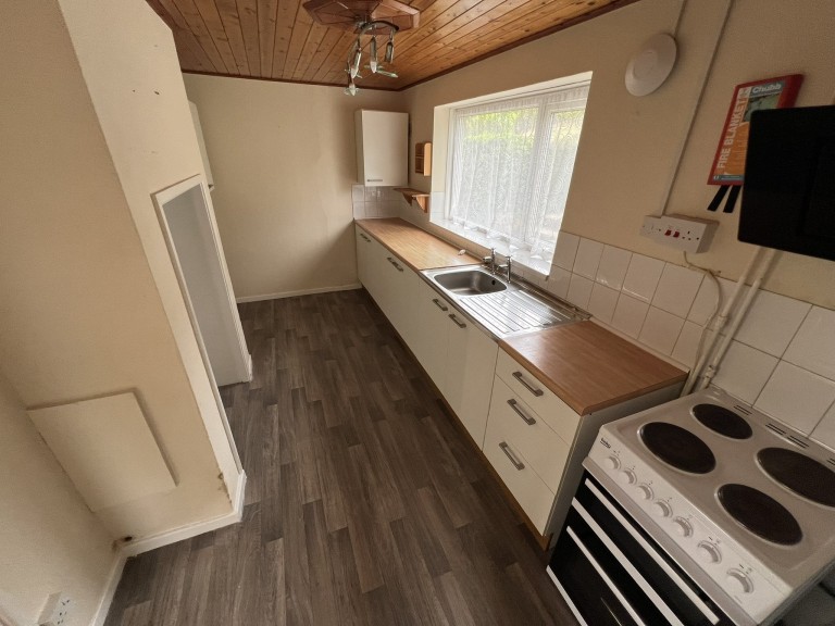 Images for Carmarthen, Carmarthenshire EAID:swift BID:0004-7720-8cbe-d305
