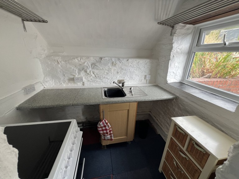 Images for Kidwelly, Carmarthenshire, Llandyfaelog EAID:swift BID:0004-7720-8cbe-d305