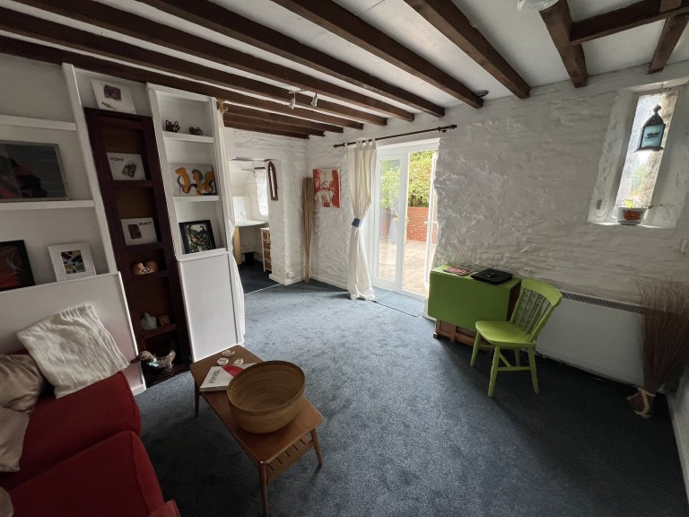 Images for Kidwelly, Carmarthenshire, Llandyfaelog EAID:swift BID:0004-7720-8cbe-d305